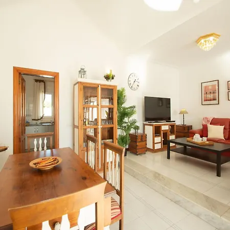Leonor By Interhome